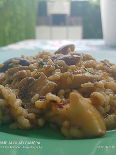 Una foto de Arroz con setas