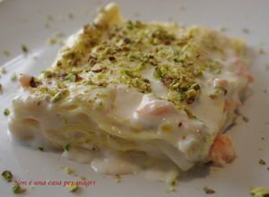 Foto di Lasagne al salmone affumicato, besciamella e pistacchi