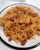Chorizo y pollo con spaghetti