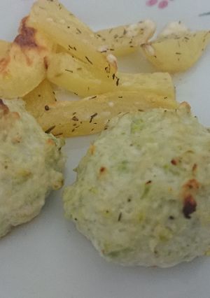 Una foto de Bolitas de pollo con queso. Thermomix