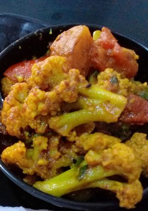 টমেটো বাহারি ফুলকপি (Tomato bahari phulkopi recipe in bengali) রেসিপির প্রধান ছবি