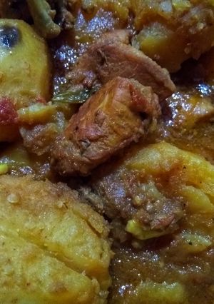 A picture of Chicken curry.