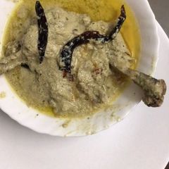 A picture of Chicken Rezala.