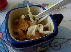 Una foto de Pozole de pierna geras para la cruda