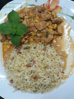 Una foto de Strogonoff de pollo