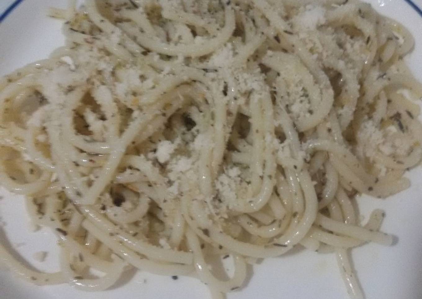 Spaghettis a las hierbas con thermomix
