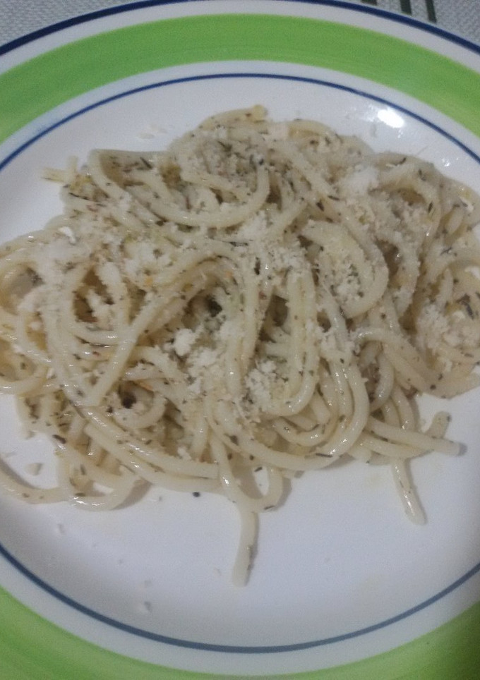 Una foto de Spaghettis a las hierbas con thermomix