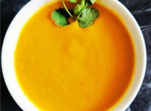 Una foto de Crema de zanahoria y brócoli