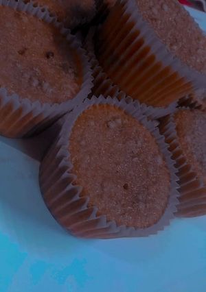 Una foto de Muffins de plátano y nuez.✨