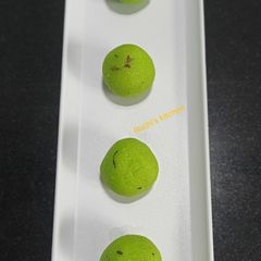 A picture of Paan ladoo.