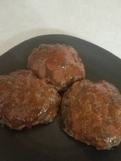 A picture of Meatloaf with glaze.