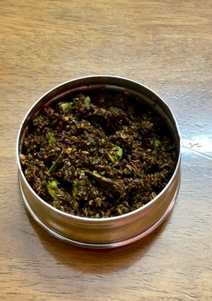 A picture of Tambul / mouth freshener.
