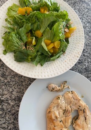 Una foto de Ensalada de Duraznos con Pollo
