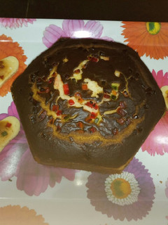 A picture of Eggless Tuttifruity Vanilla Cake.