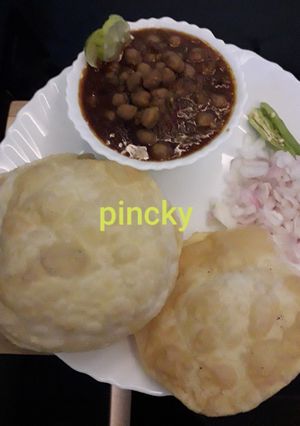 A picture of Chole bhature.