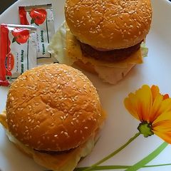 A picture of Bean Patty Burger.