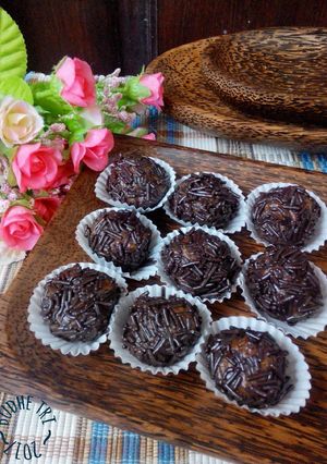 Foto resep Bola - Bola Biscuit Coklat tanpa dcc (#pr_olahancoklat)