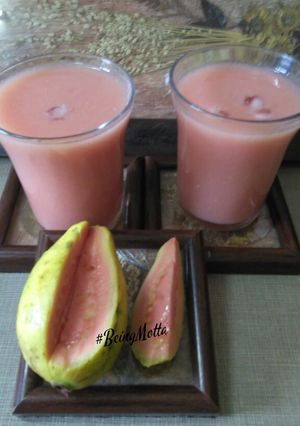 A picture of Fresh pink gauva juice.