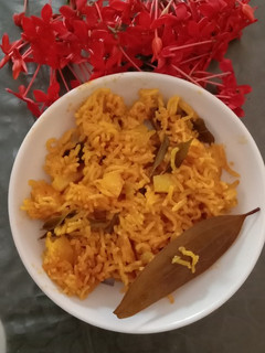 સ્પાઇસી રાઈસ (spicy rice Recipe in gujarati) રેસીપી મુખ્ય ફોટો