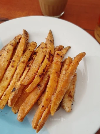 Langkah Mudah untuk Menyiapkan Resep 302. Baked Sweet Potato Fries (ubi panggang) yang Bikin Ngiler Anti Ribet, Menggugah Selera