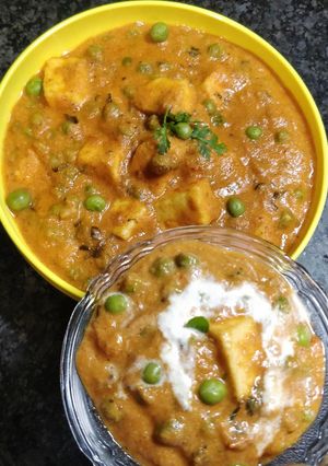 मटर पनीर (matar paneer recipe in marathi) रेसिपी चे मुख्य फोटो 