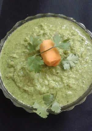 A picture of Raw turneric amla chutney.