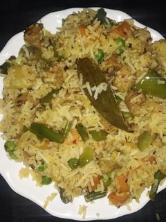 मिक्स वेज पुलाव (Mix Veg Pulao recipe in Hindi) रेसिपी मुख्य फोटो