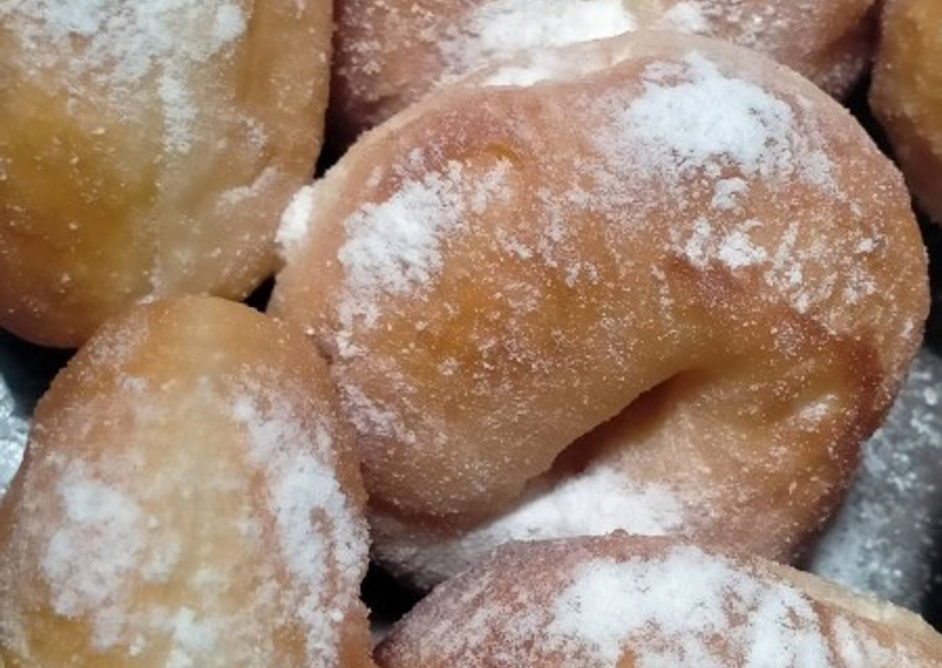 Donat kentang tabur gula halus