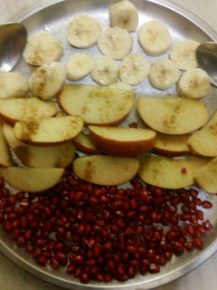 फ्रूट चाट (Fruit chaat recipe in Hindi) रेसिपी मुख्य फोटो