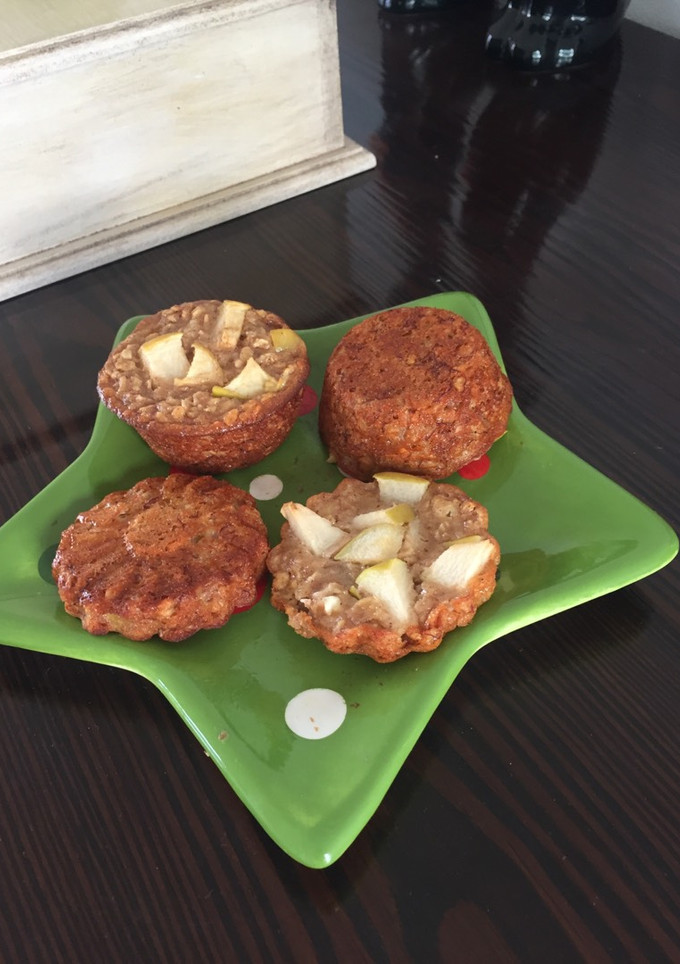 Una foto de Muffins de avena y manzana 🍎(sin harina)