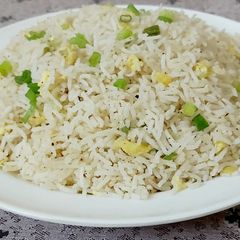 A picture of Garlic fried rice.