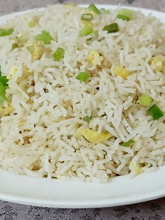 A picture of Garlic fried rice.