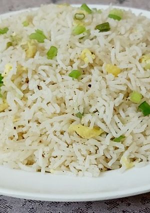 A picture of Garlic fried rice.