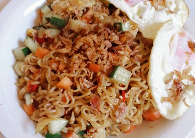 Bagaimana Menyiapkan Mie goreng sayur sederhana Anti Gagal