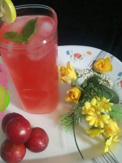 A picture of Plum juice.
