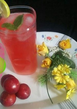 A picture of Plum juice.