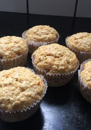 Una foto de Muffins de avena zanahoria y banana