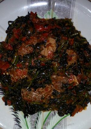 A picture of Kumbi leaf soup.
