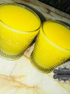 A picture of Pineapple smoothie.