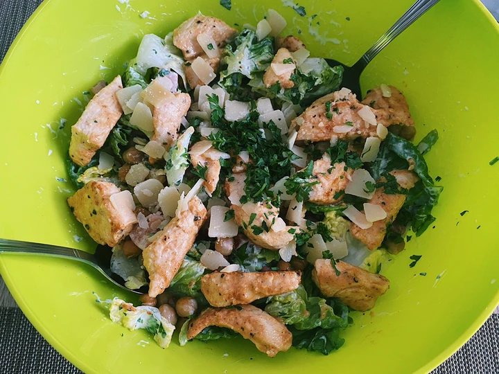 Easy Steps to Prepare Caesar salad with chickpeas and garlic dressing 💚 the Awesome  So Delicious