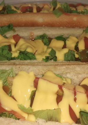 Una foto de Súper Perros Calientes Hot Dogs Cheddar Sauce