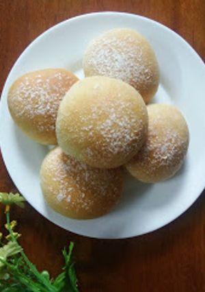 Hình của món Bánh mì sữa nhân socola.
