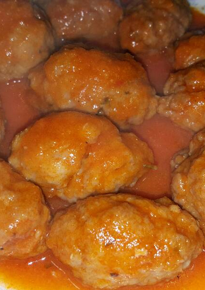 Una foto de Albondigones en salsa ricos!