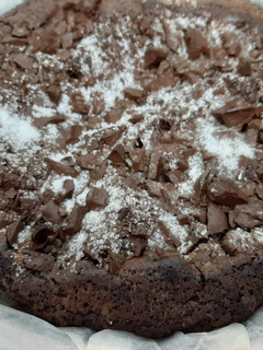 Una foto de Bizcocho de cabello de ángel y pepitas de chocolate 🍫😋💕
