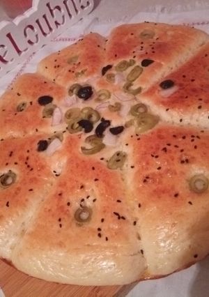صورة لوصفة خبز بالزيتون والبصل