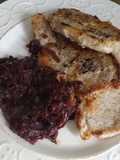 Filetes de cerdo con cebolla morada