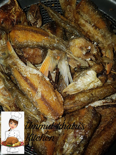 A picture of Deep fried fish.