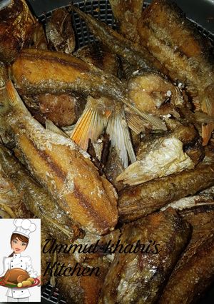 A picture of Deep fried fish.