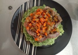 Ossobuco con puré de papa