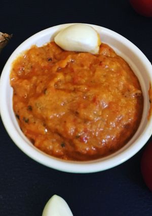 A picture of Pizza sauce.